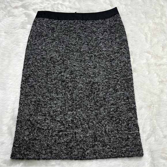 Boden Notre Dame Pencil Skirt Tweed Black Alpaca Mohair Wool US 4 - Picture 1 of 4